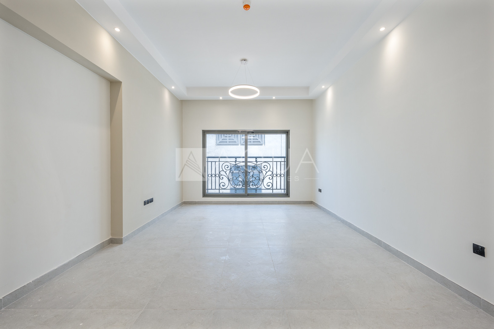 MODERN | BRAND NEW | NEXT TO THE METRO STATION