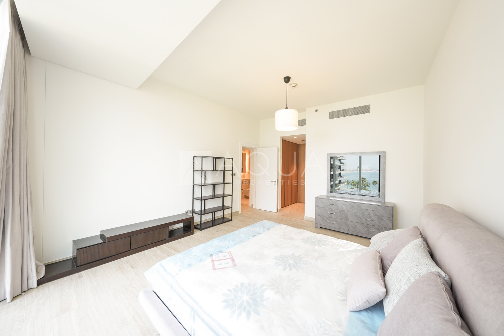 Bright Unit | Sea View | Spacious Layout