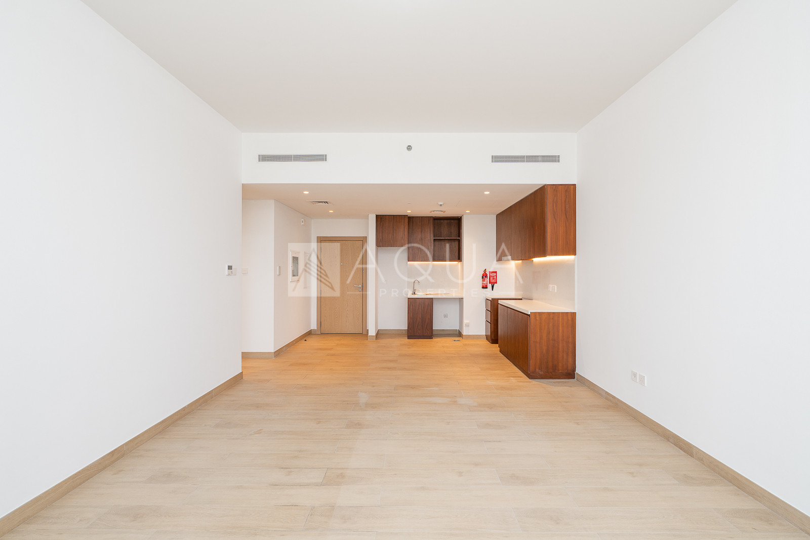 Panoramic Water View | Large Blacony | Morning Sun