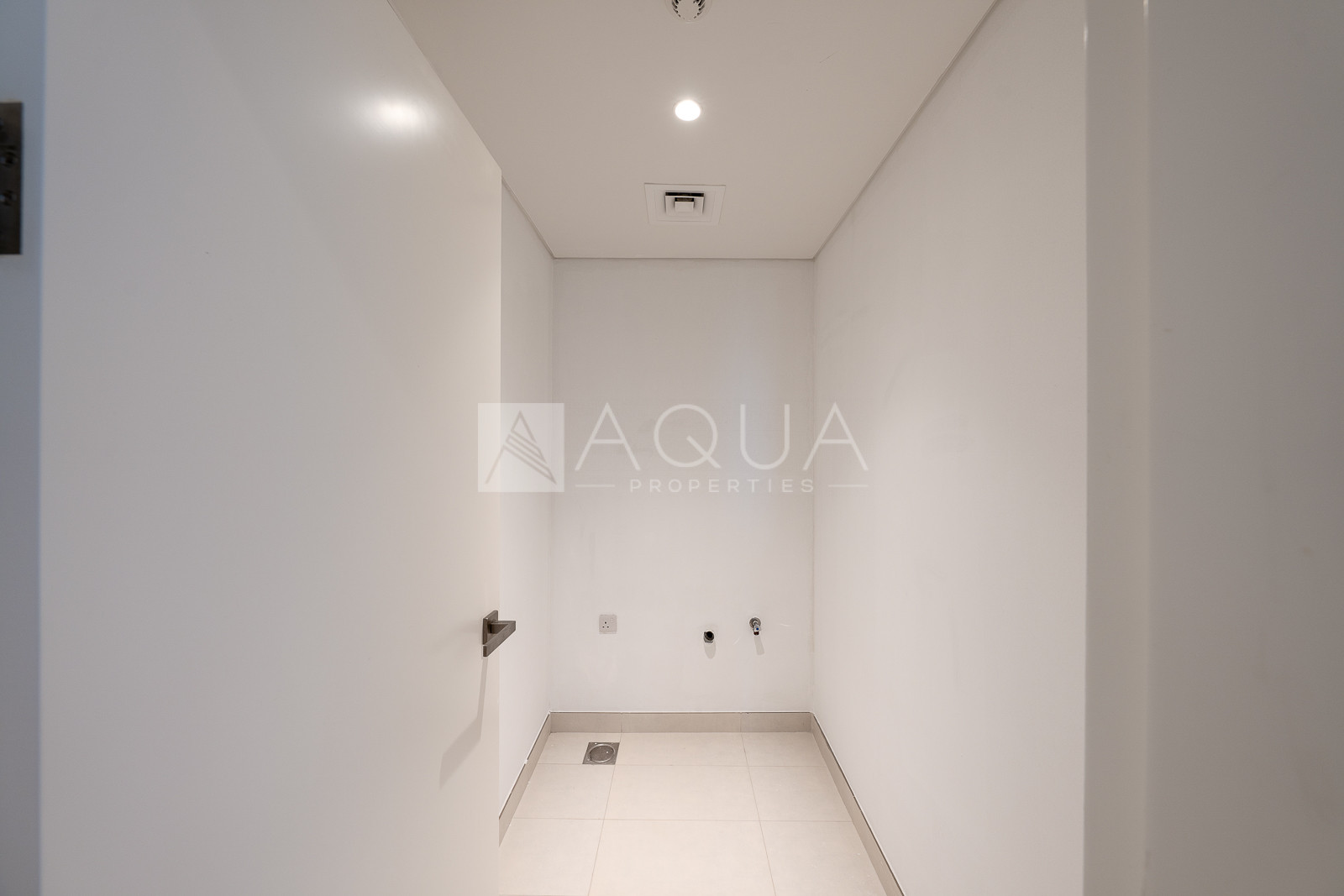 Panoramic Water View | Large Blacony | Morning Sun