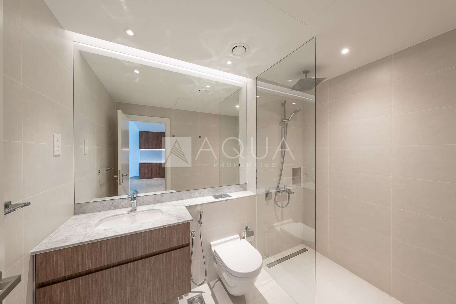 Panoramic Water View | Large Blacony | Morning Sun