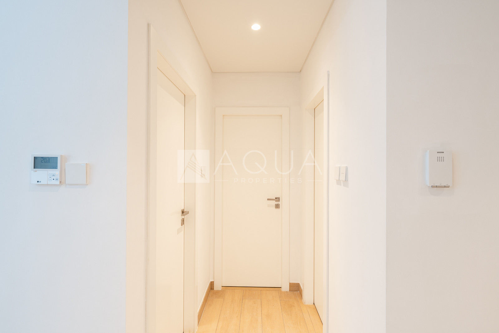 Central | Quiet | Vacant | Negotiable