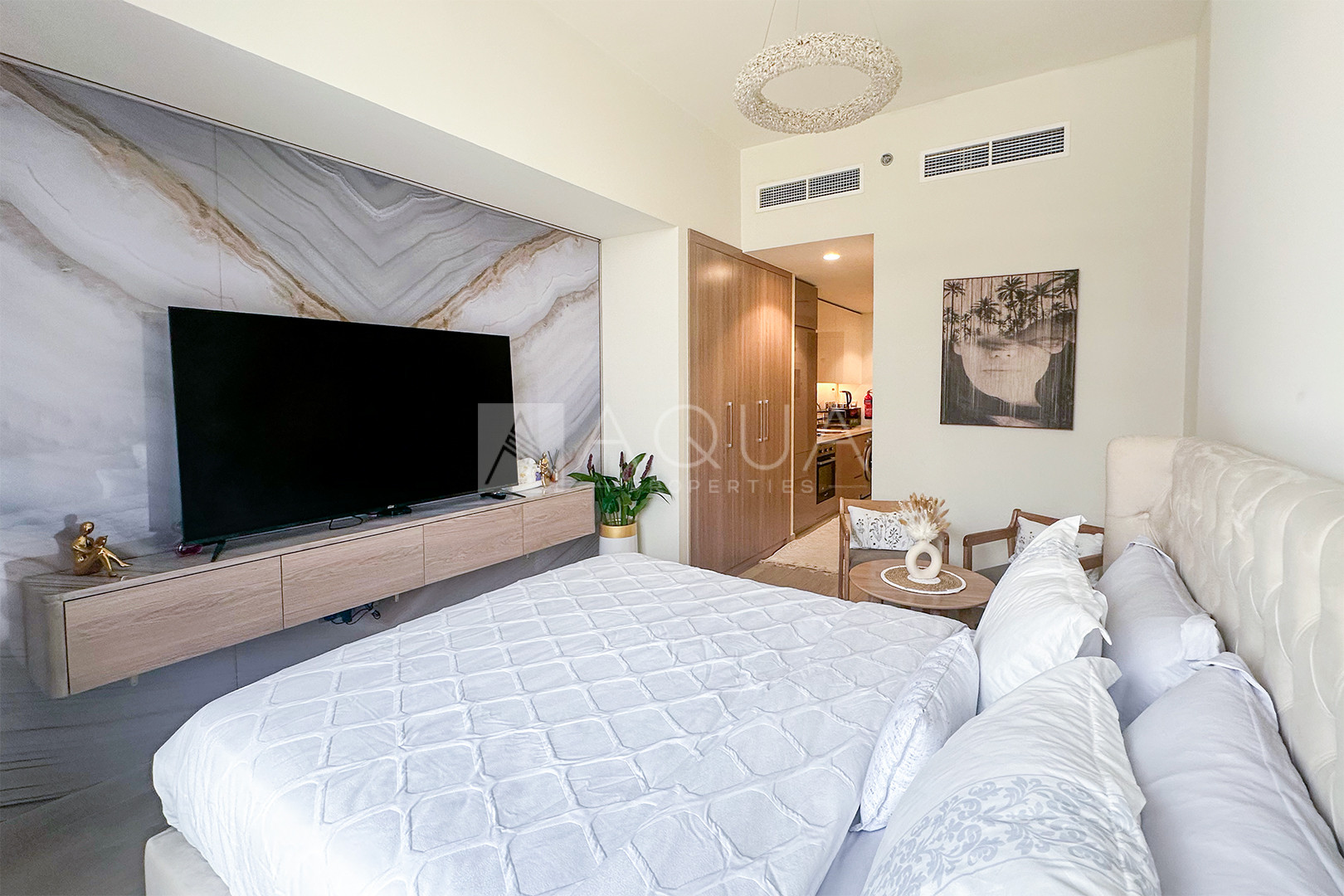 Fully Furnished | Cozy | Modern Studio  