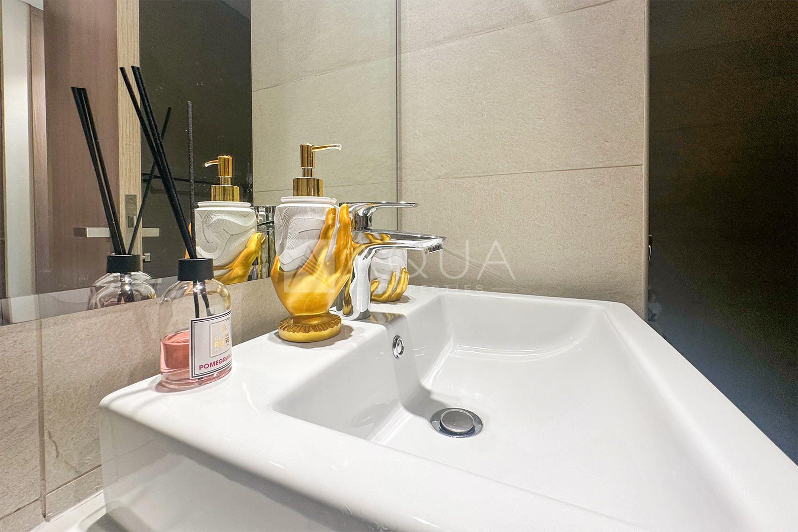 Fully Furnished | Cozy | Modern Studio  