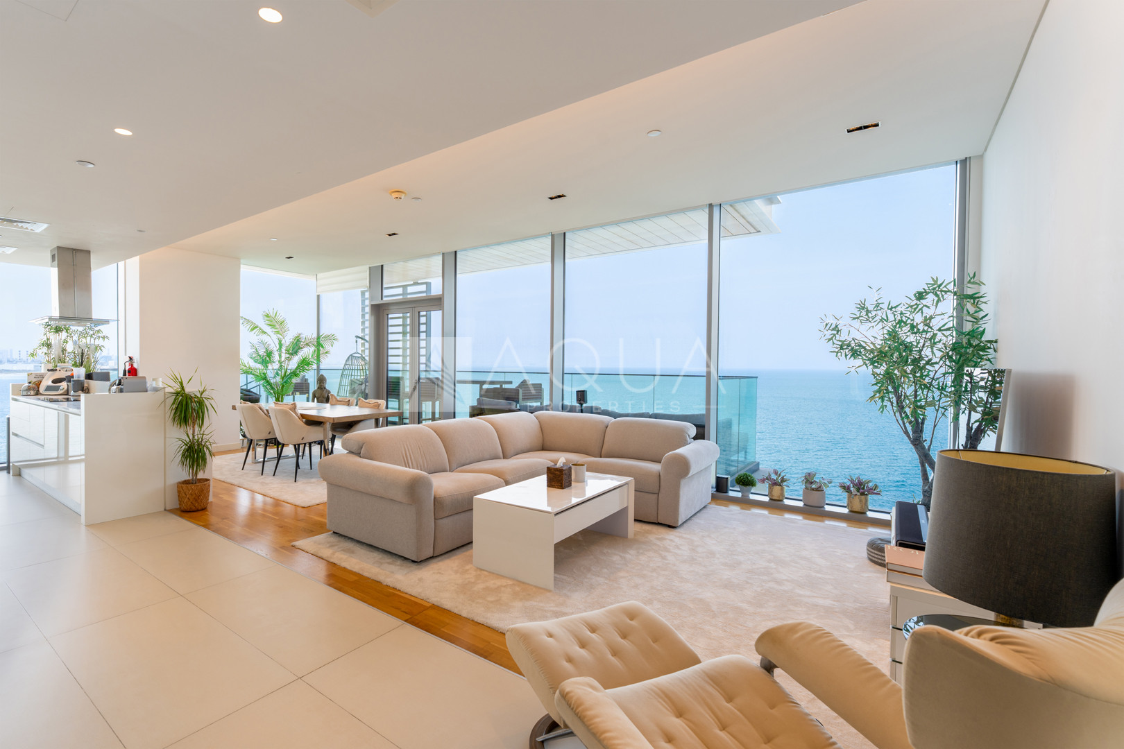 Luxury Bluewaters Apt | Panoramic Sea View
