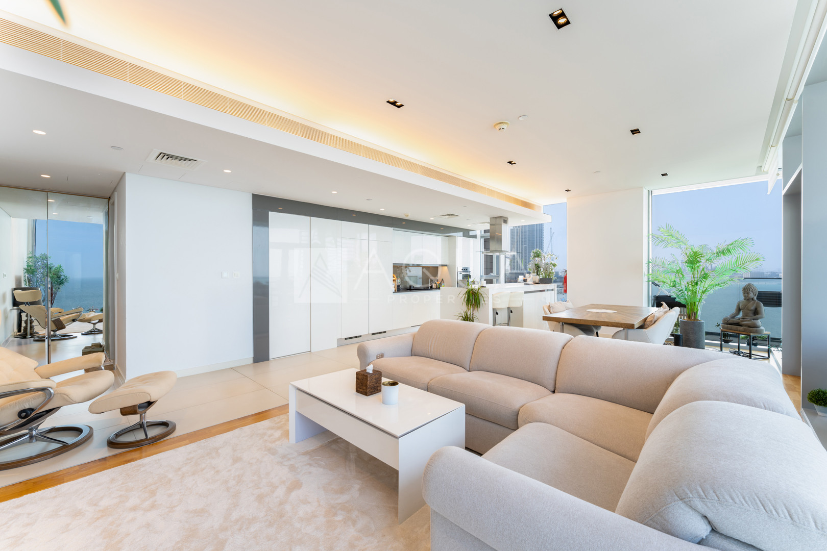 Luxury Bluewaters Apt | Panoramic Sea View