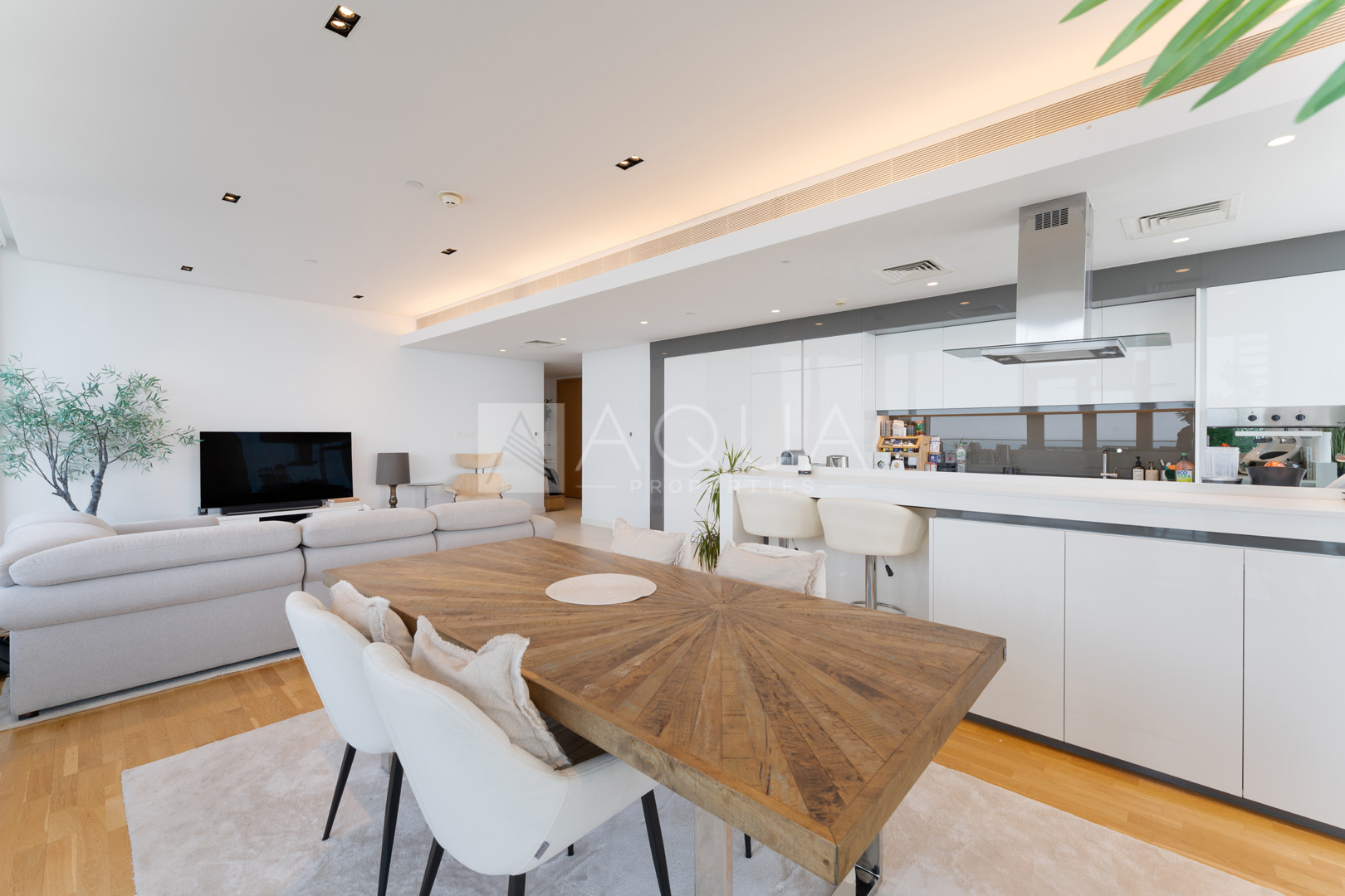 Luxury Bluewaters Apt | Panoramic Sea View