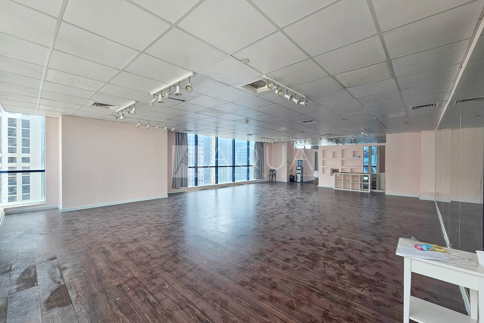 Vacant Now | Fitted | High Floor | Lake View