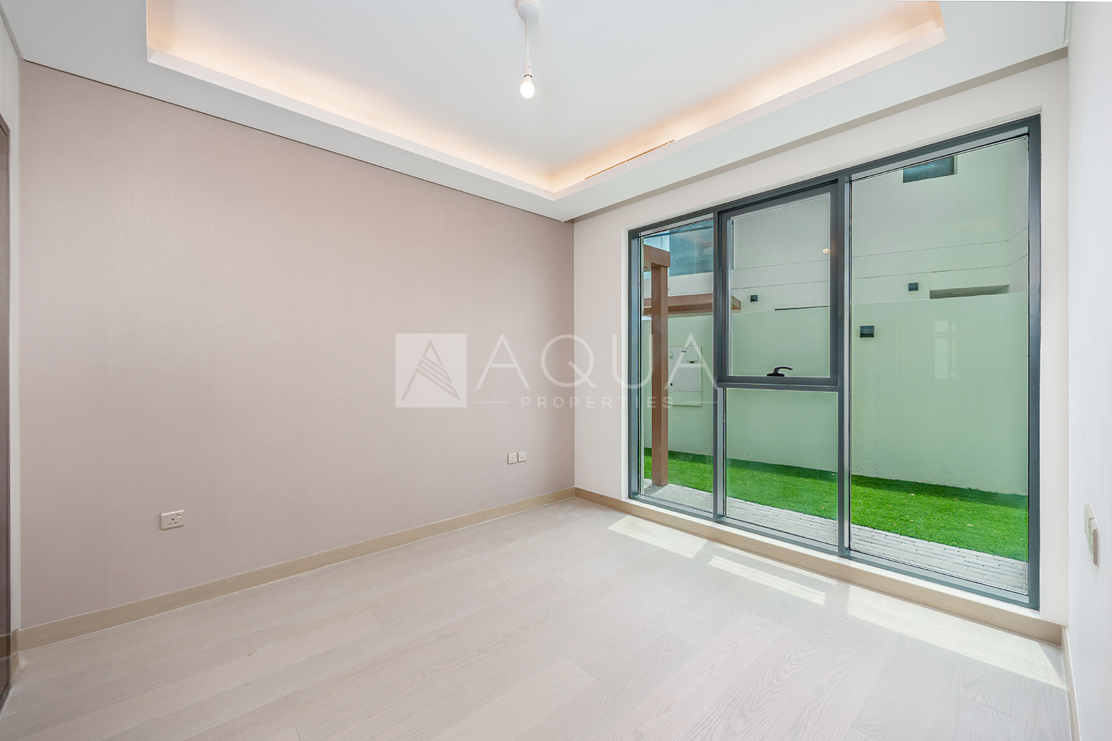 Modern Finish | Vacant | Professionally Landscaped