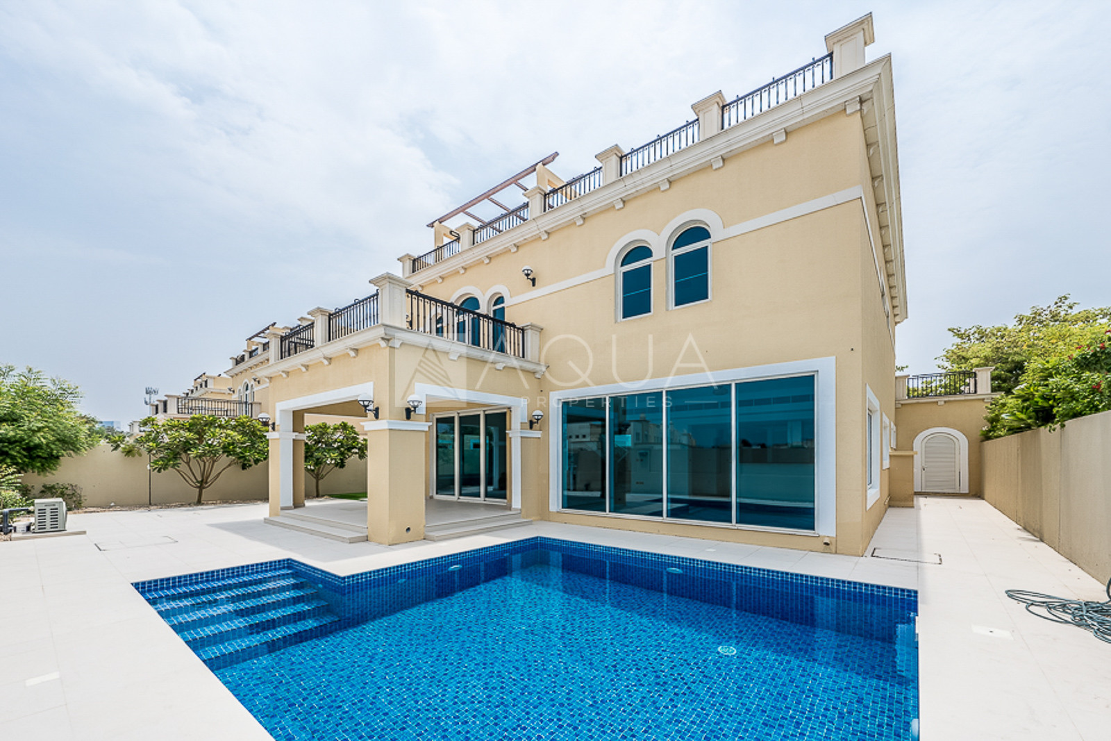 Excluisve Upgraded 4BR | Feature Swimming Pool