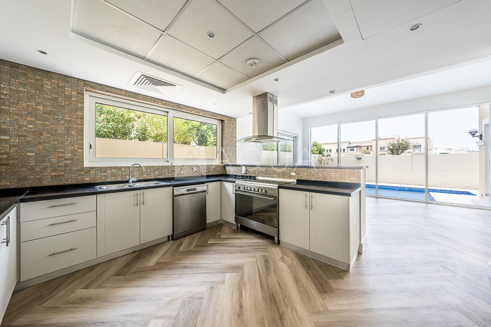 Excluisve Upgraded 4BR | Feature Swimming Pool