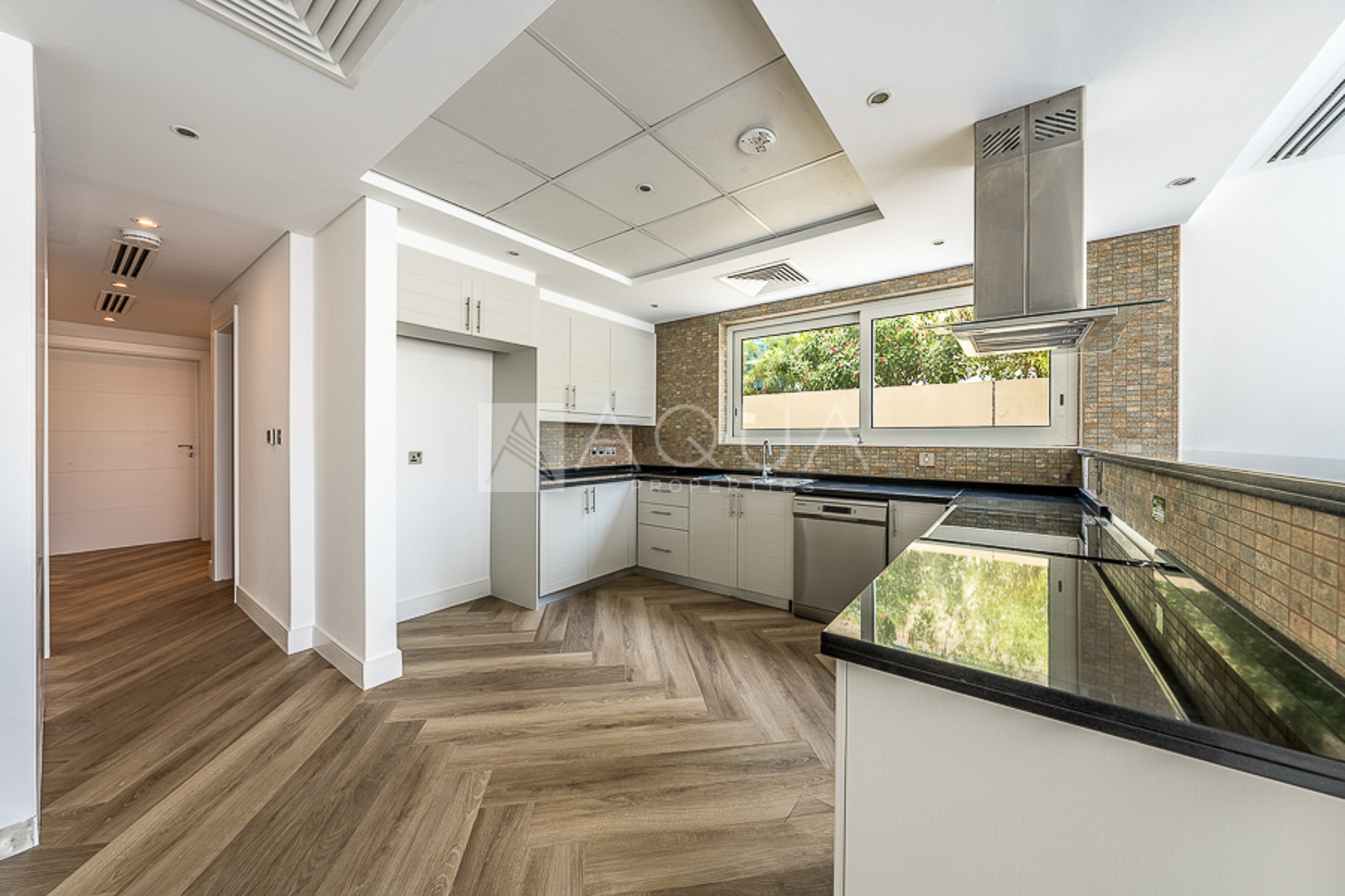 Excluisve Upgraded 4BR | Feature Swimming Pool