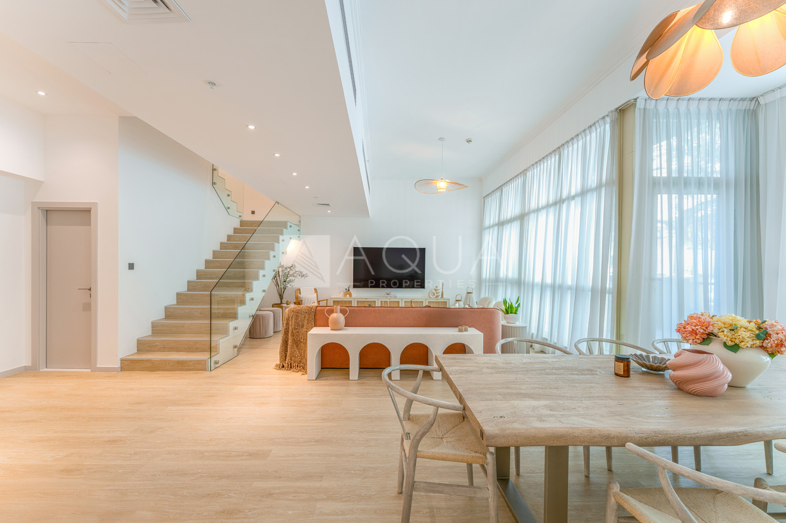 Near Beach l Vacant l Duplex l Upgraded 