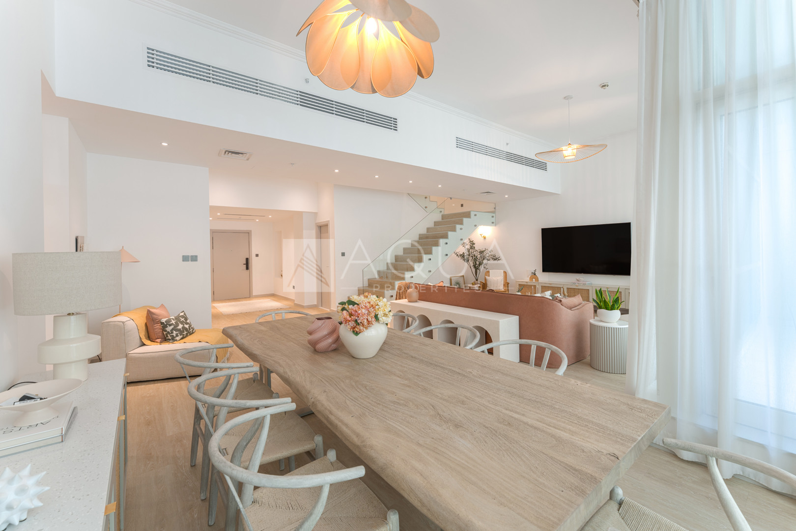 Near Beach l Vacant l Duplex l Upgraded 