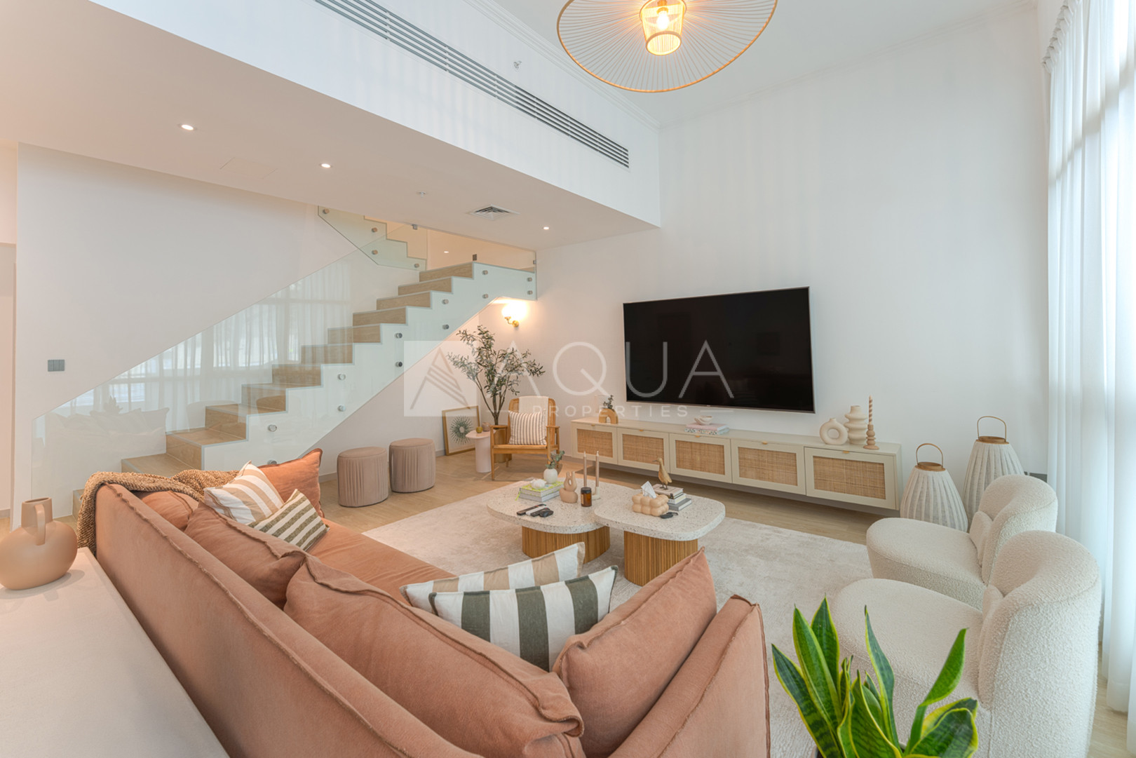 Near Beach l Vacant l Duplex l Upgraded 