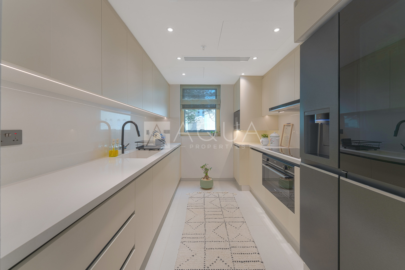 Near Beach l Vacant l Duplex l Upgraded 