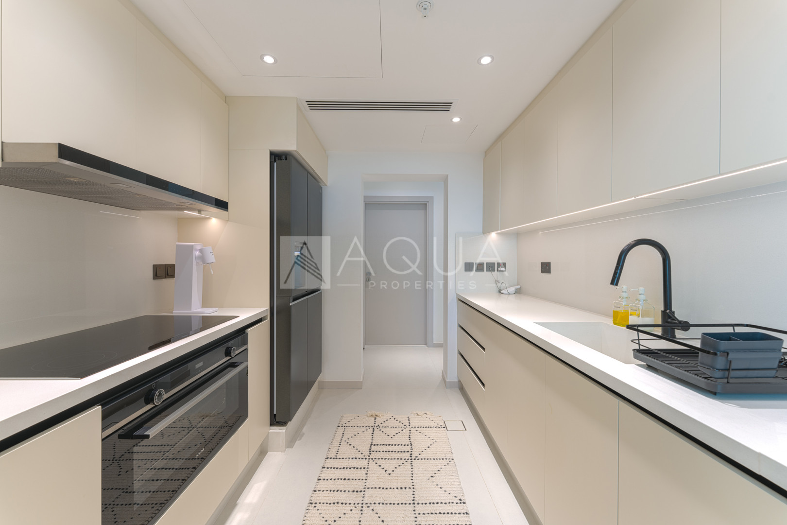 Near Beach l Vacant l Duplex l Upgraded 