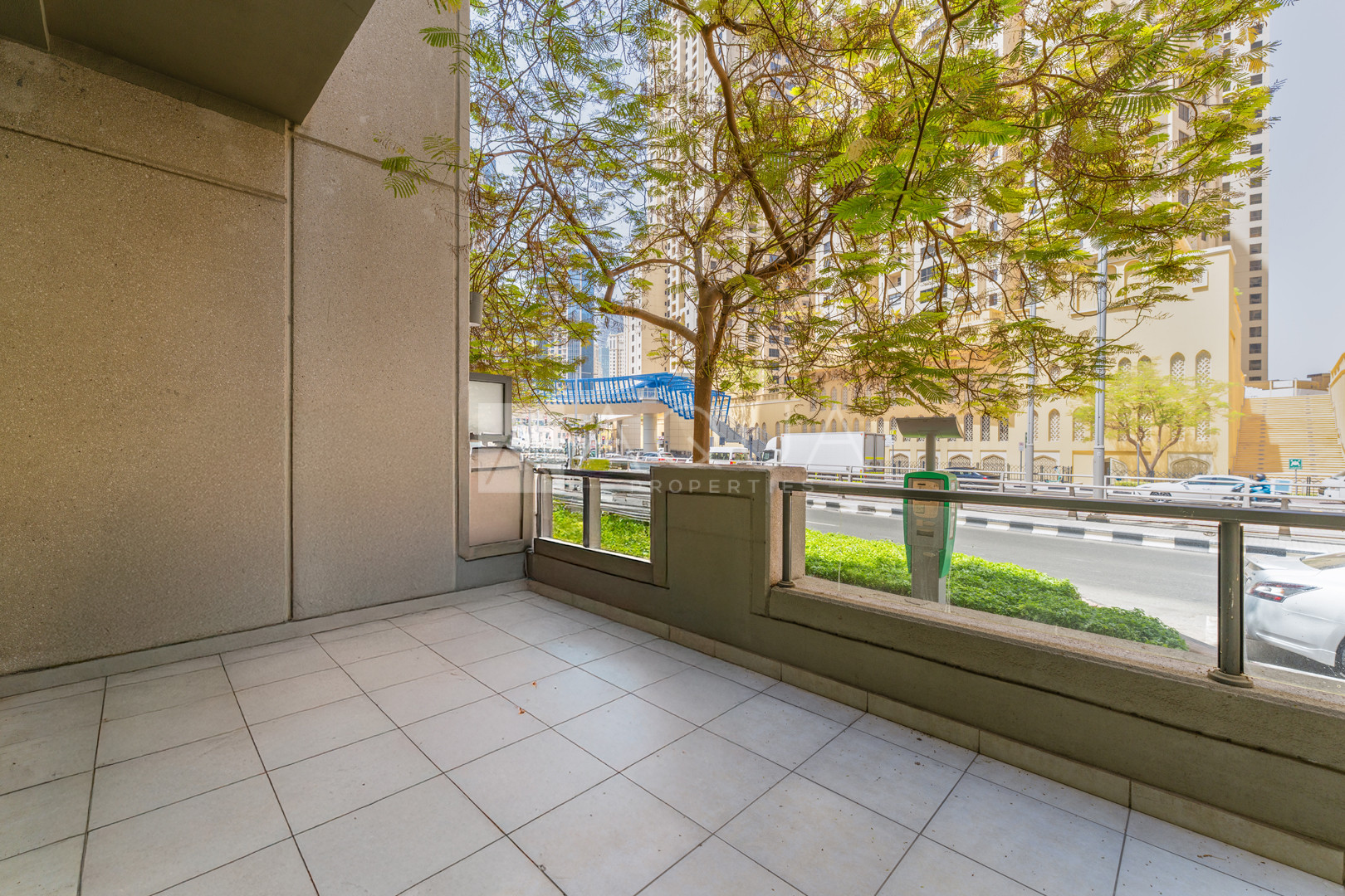 Near Beach l Vacant l Duplex l Upgraded 