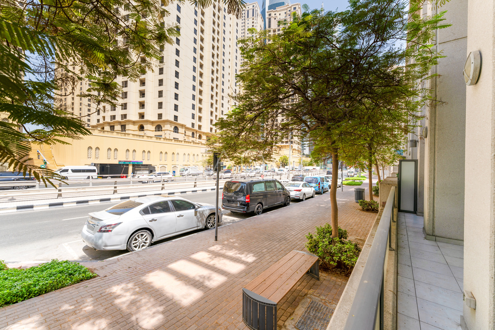 Near Beach l Vacant l Duplex l Upgraded 