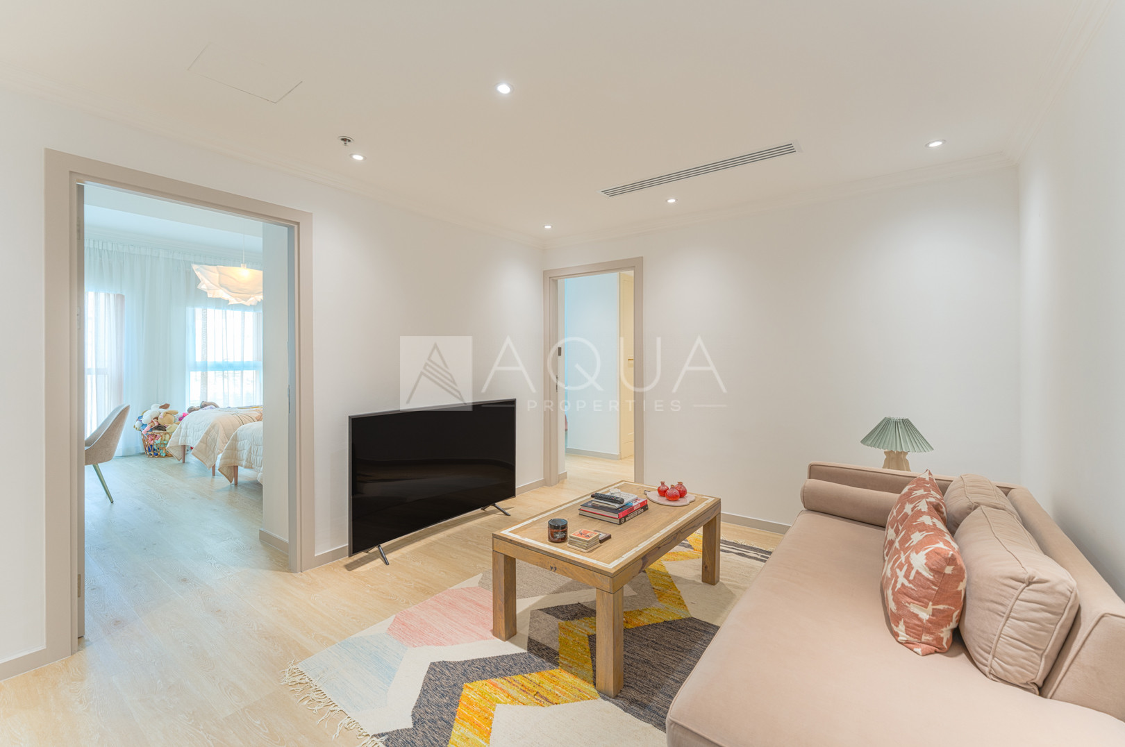 Near Beach l Vacant l Duplex l Upgraded 