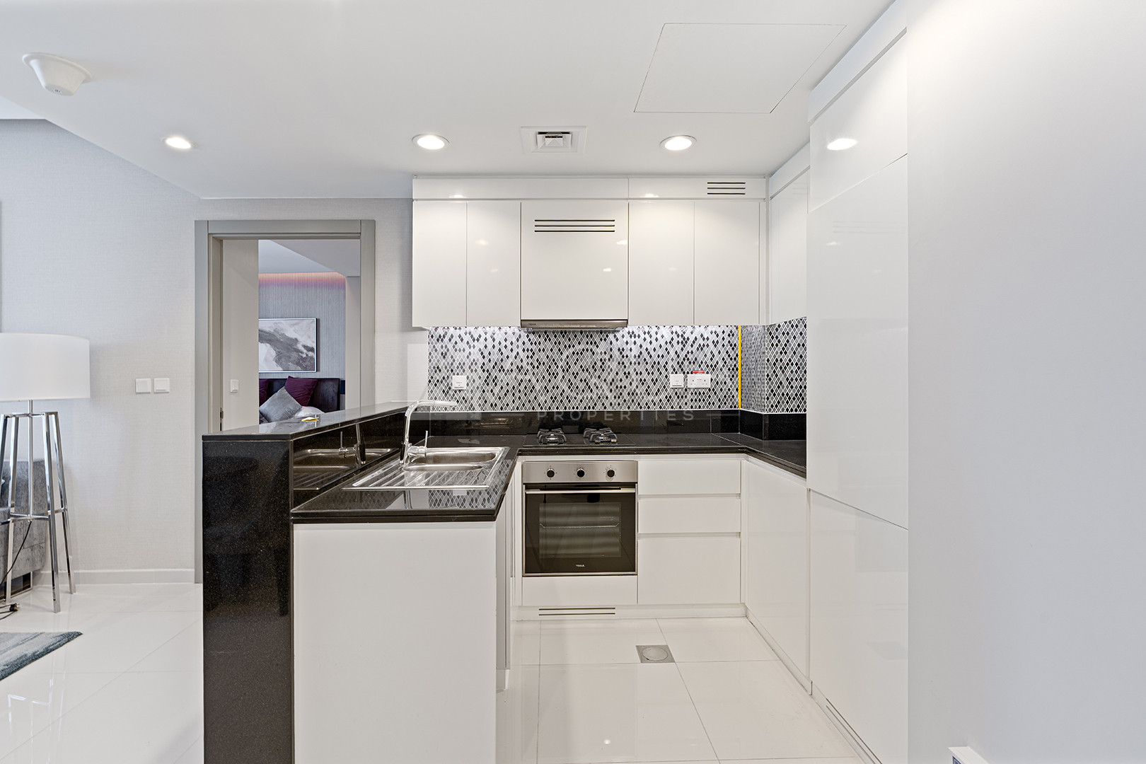 Fully Furnished l High Floor l Vacant Unit