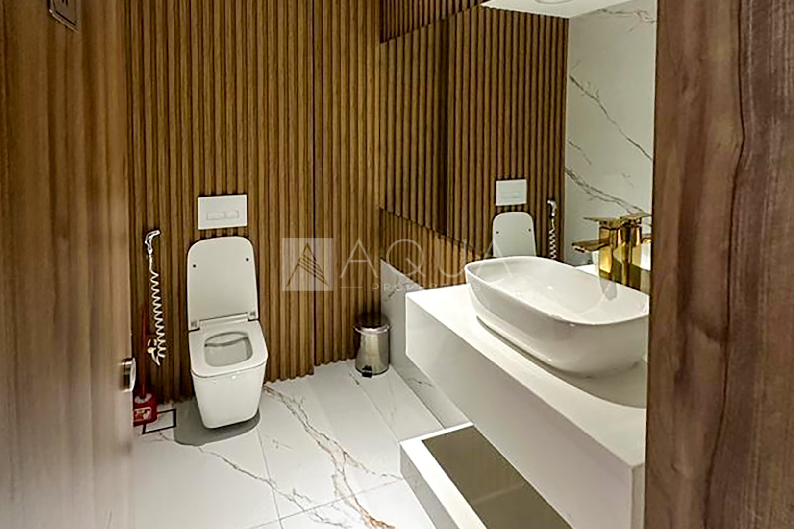 Luxury | 3195 sqft | Furnished Office 