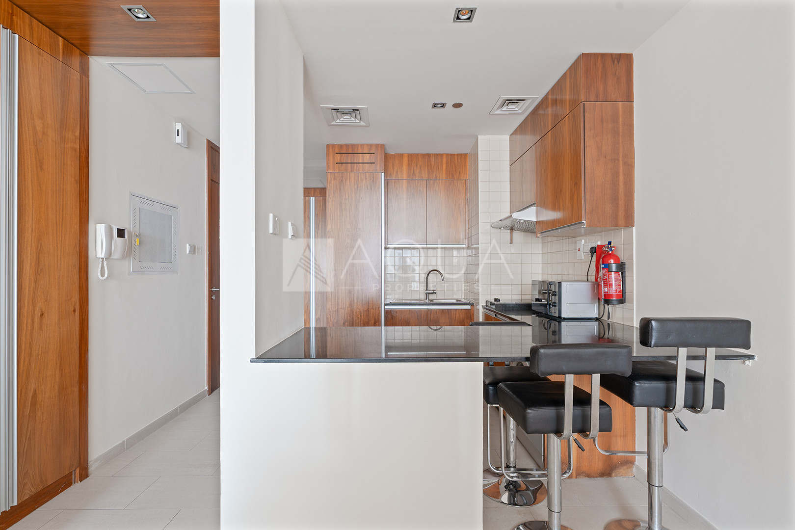 Vacant Spacious Apartment studio Dubai Sports City