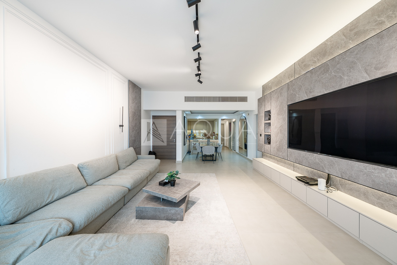 UPGRADED & FURNISHED l BEST UNIT l OWNER OCCUPIED