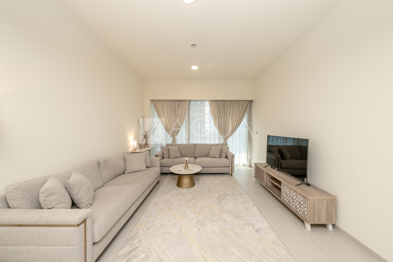 FULLY FURNISHED | UPGRADED | MID FLOOR       