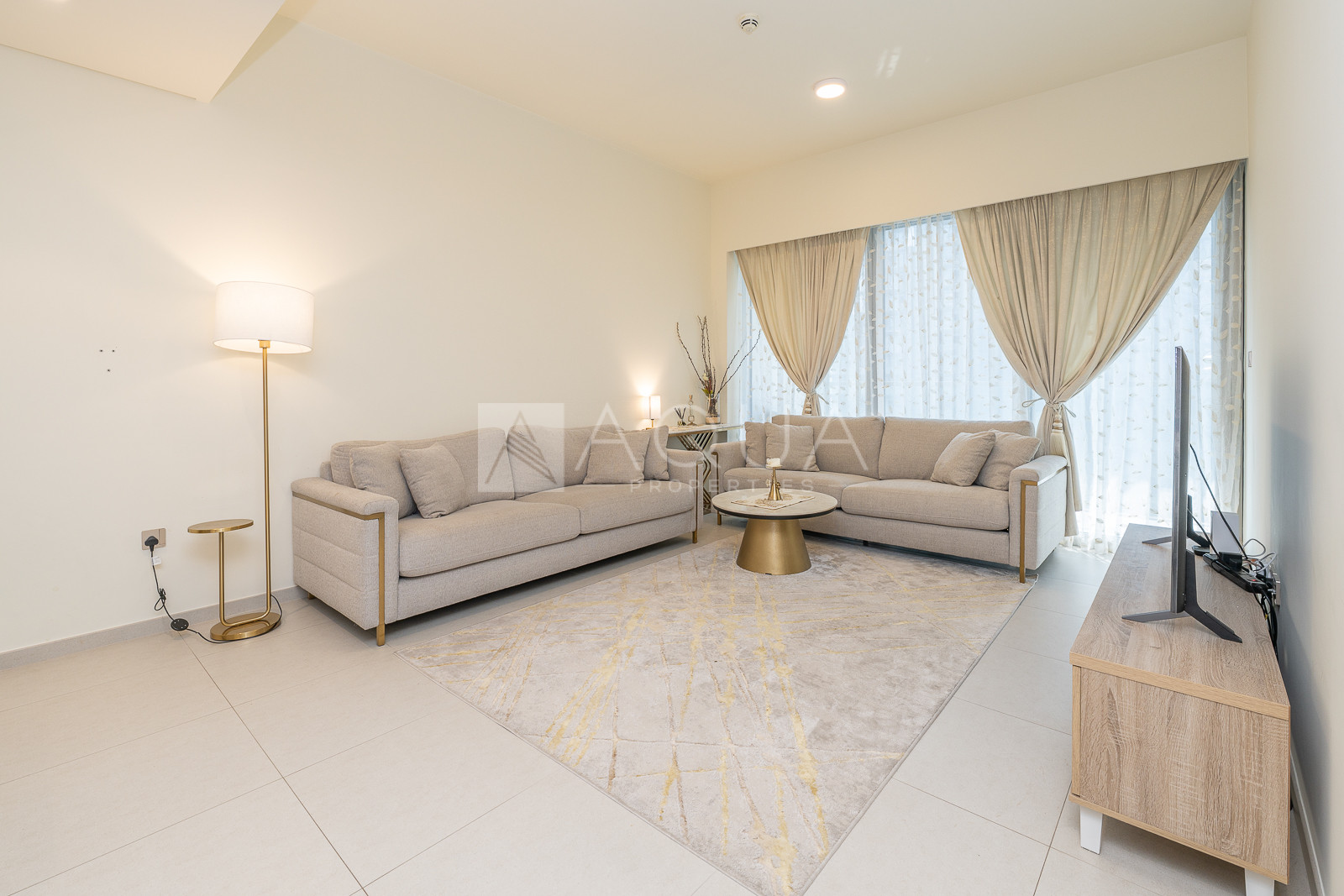 FULLY FURNISHED | UPGRADED | MID FLOOR       