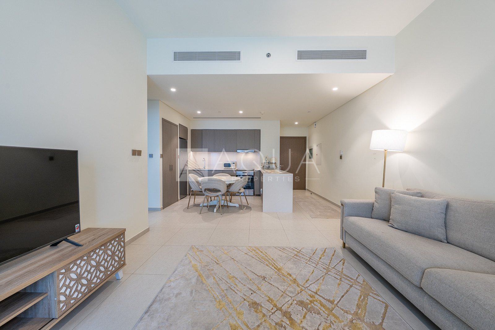 FULLY FURNISHED | UPGRADED | MID FLOOR       