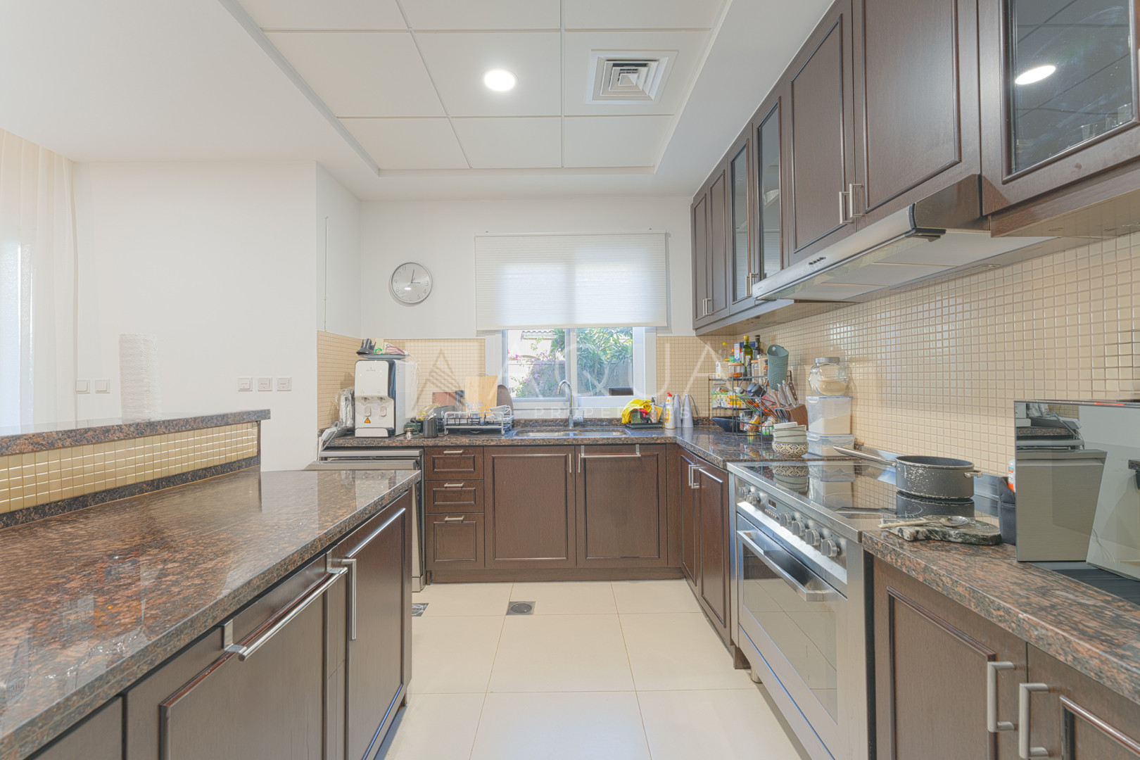 TYPE B | TENANTED | CLOSE TO THE POOL | B2B