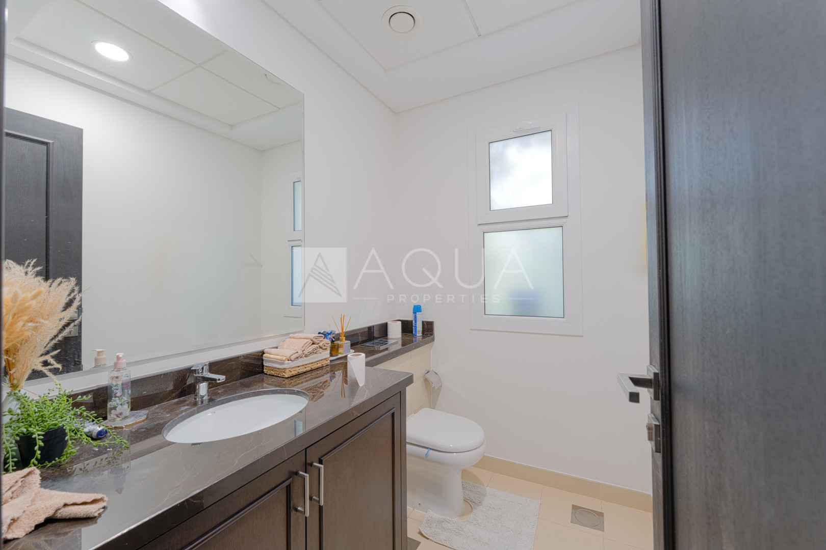 TYPE B | TENANTED | CLOSE TO THE POOL | B2B