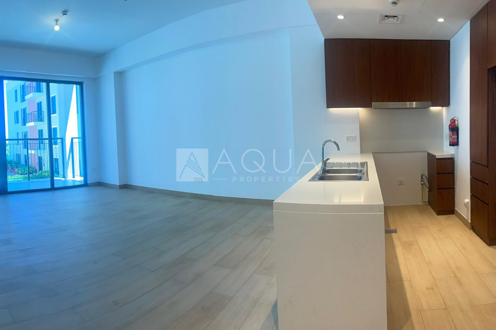 UNFURNISHED | PRIVATE BEACH | PRIME LOCATION