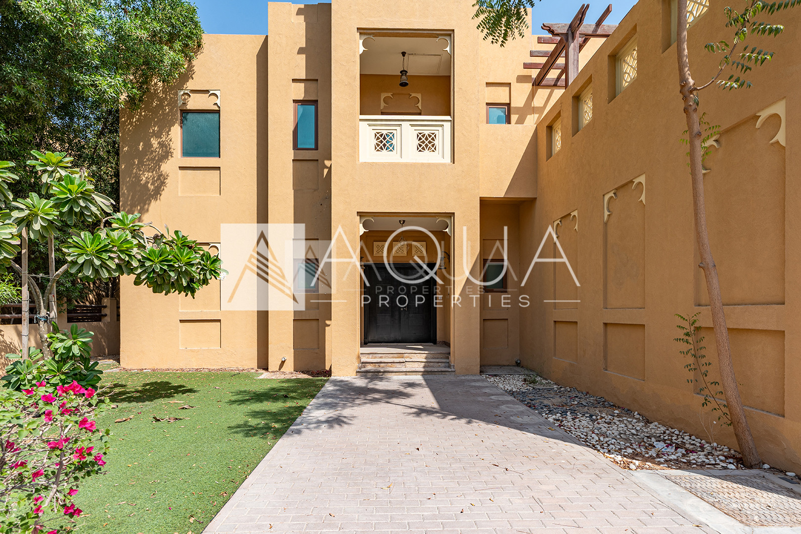 Large Plot | Vacant | Prime Location | 3 Bedroom