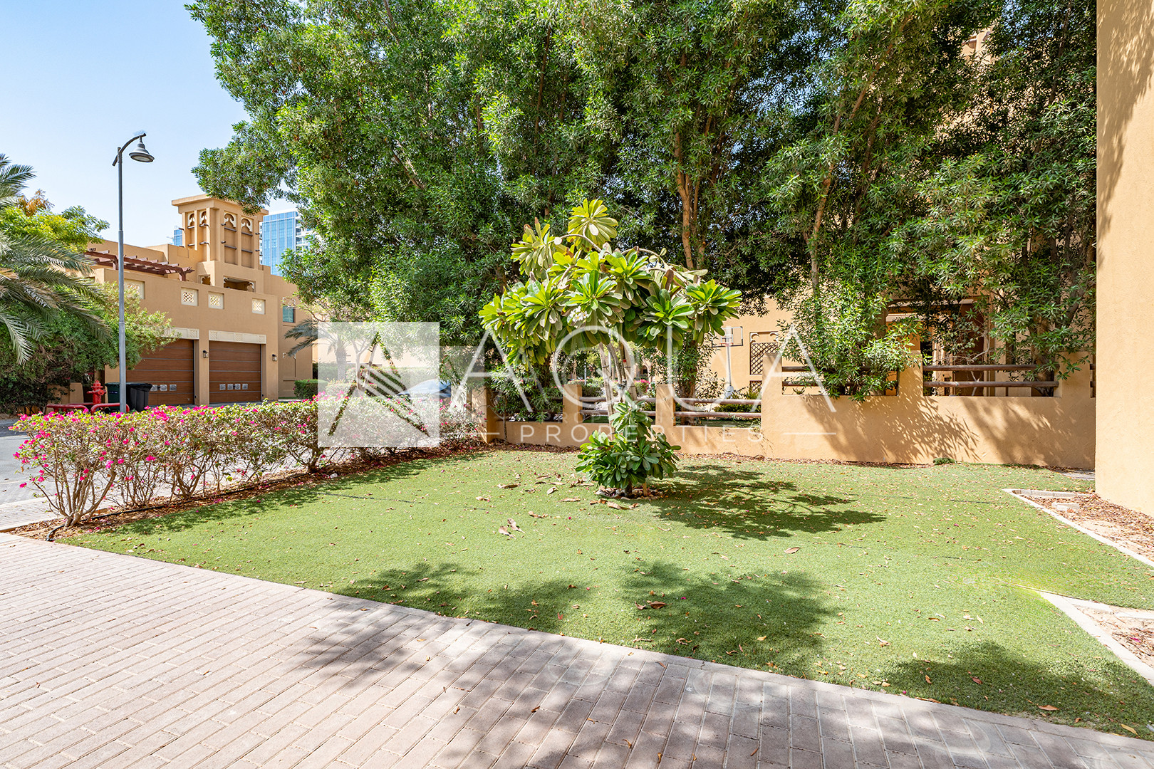 Large Plot | Vacant | Prime Location | 3 Bedroom