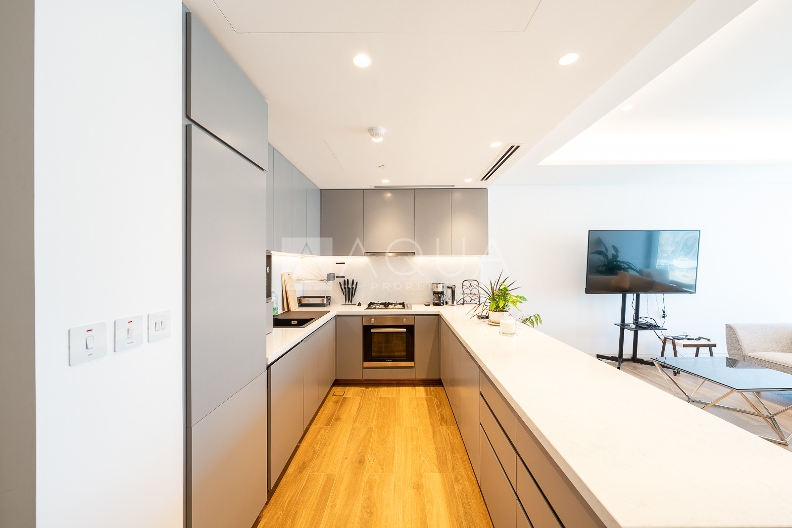 HIGH FLOOR l MARINA VIEW l ICONIC TOWER