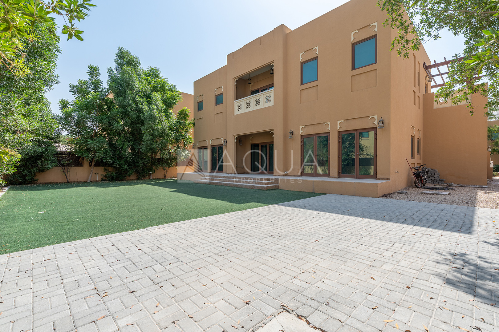 Vacant | Large Plot | Unfurnished | Large Garden