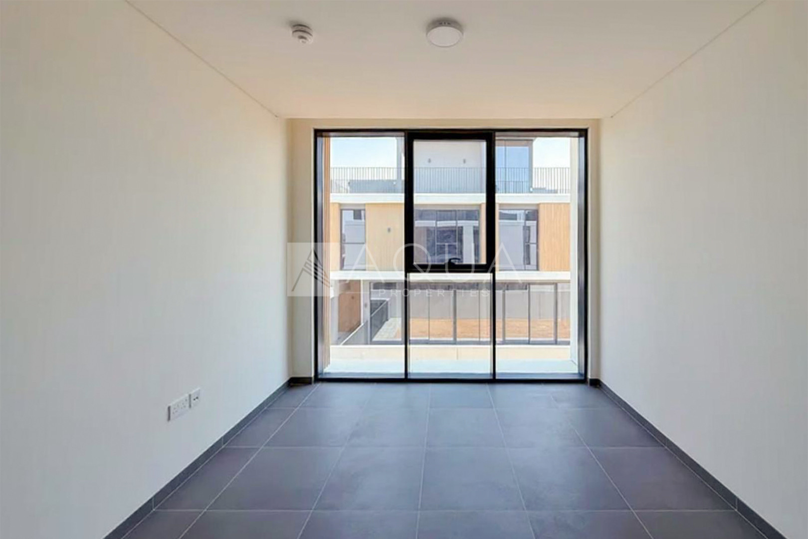 SINGLE ROW | READY SOON | NEXT TO AMENITIES