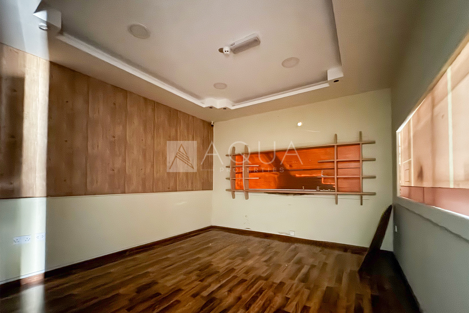 Insulated l Commercial l Industrial 4   