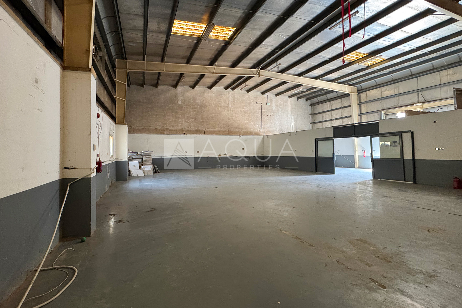 Insulated l Commercial l Industrial 4   