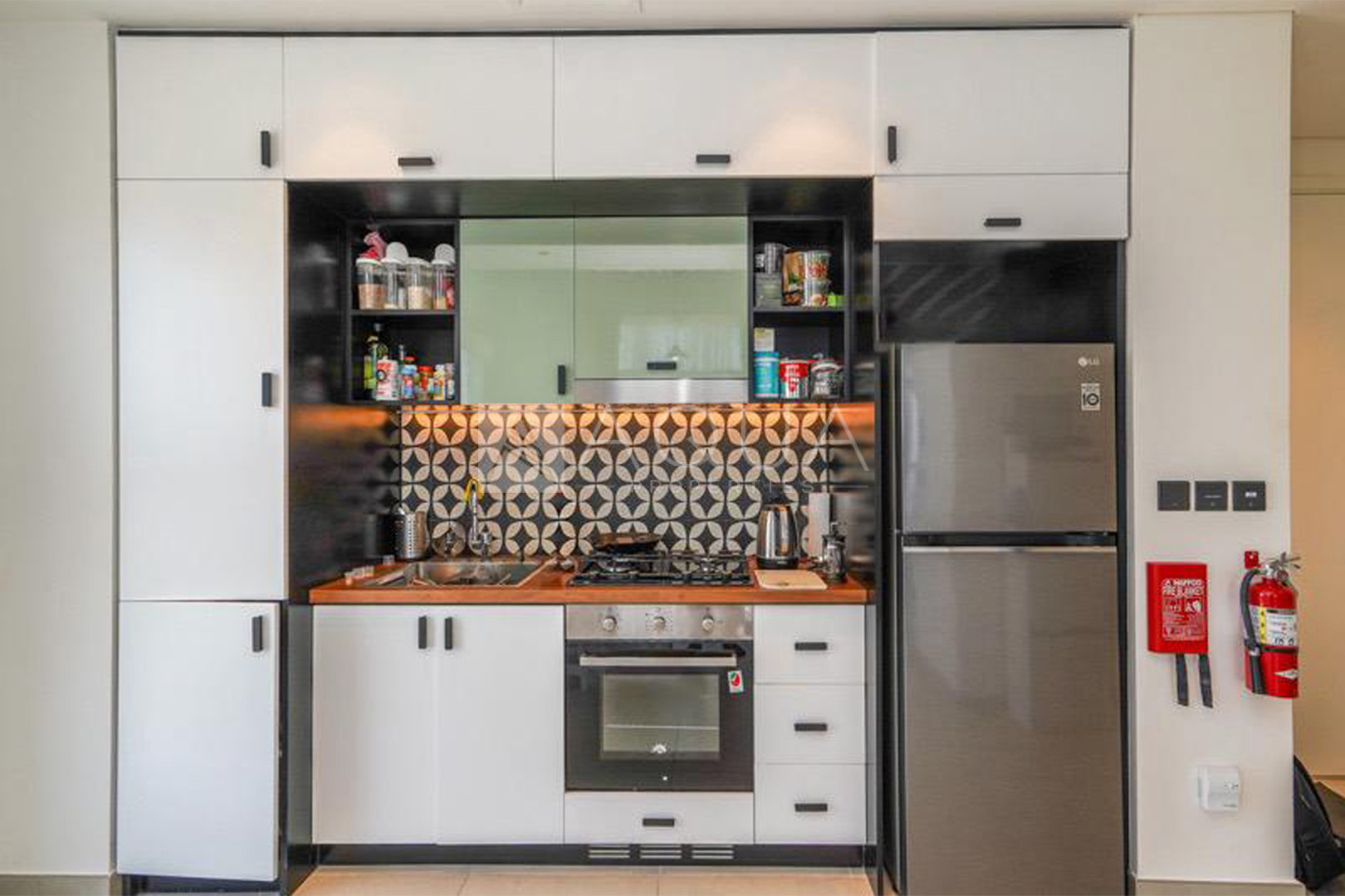 Corner Unit | Mall View | Large Layout  