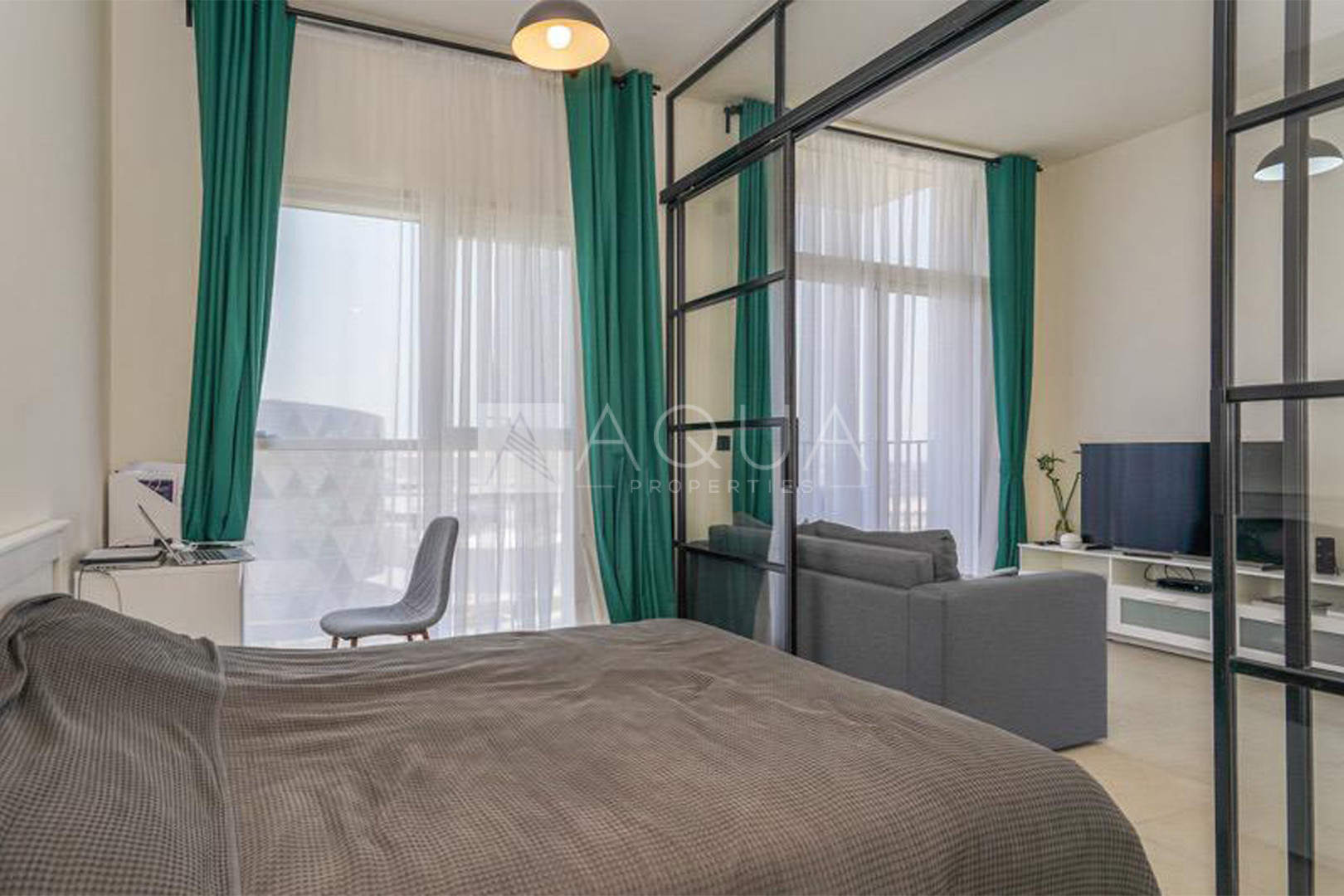 Corner Unit | Mall View | Large Layout  