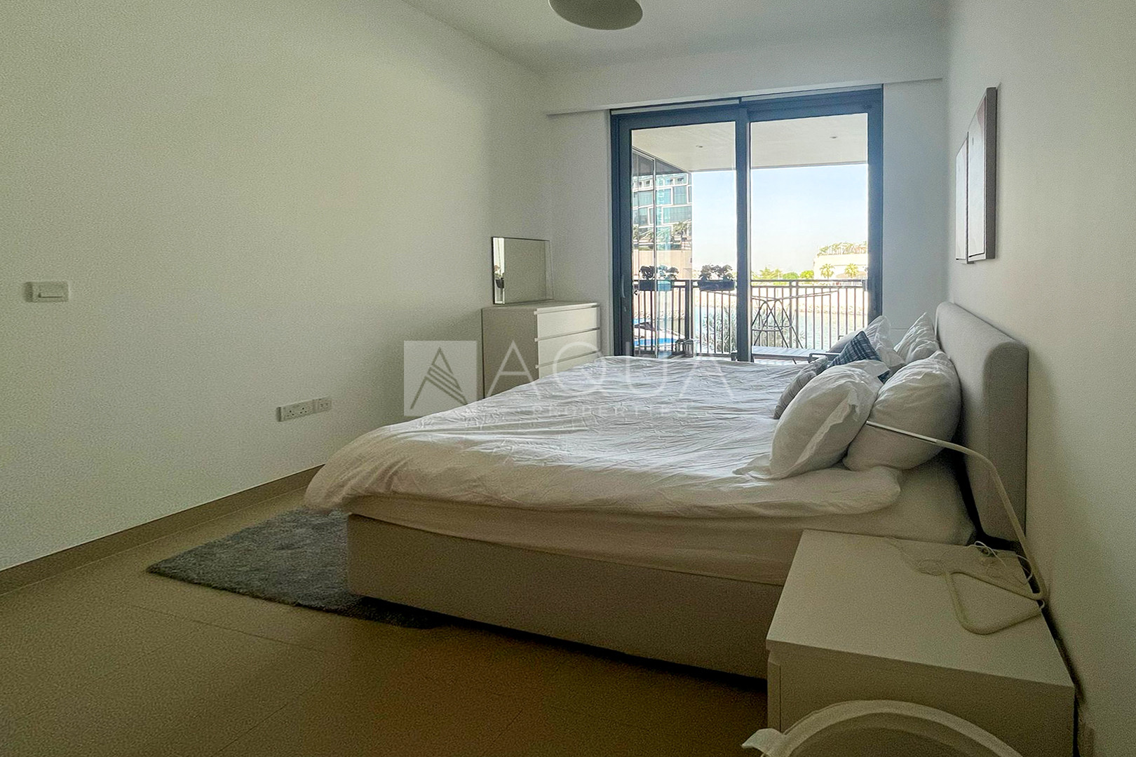 Fully Furnished l Vacant l Ain View     