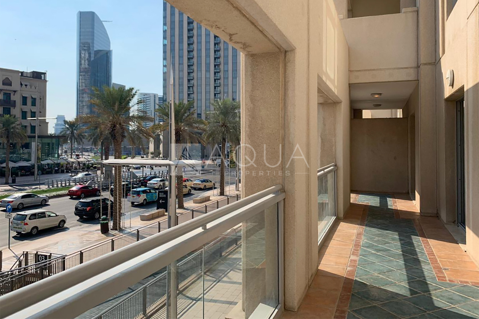 DOWNTOWN DUPLEX  | HUGE LAYOUT | PRIVATE GARDEN