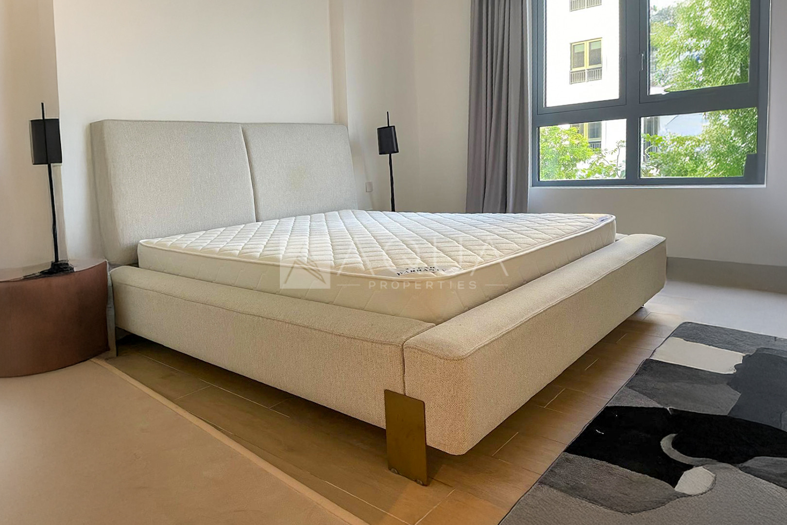 FURNISHED | MODERN LIVING | PRIVATE BEACH 