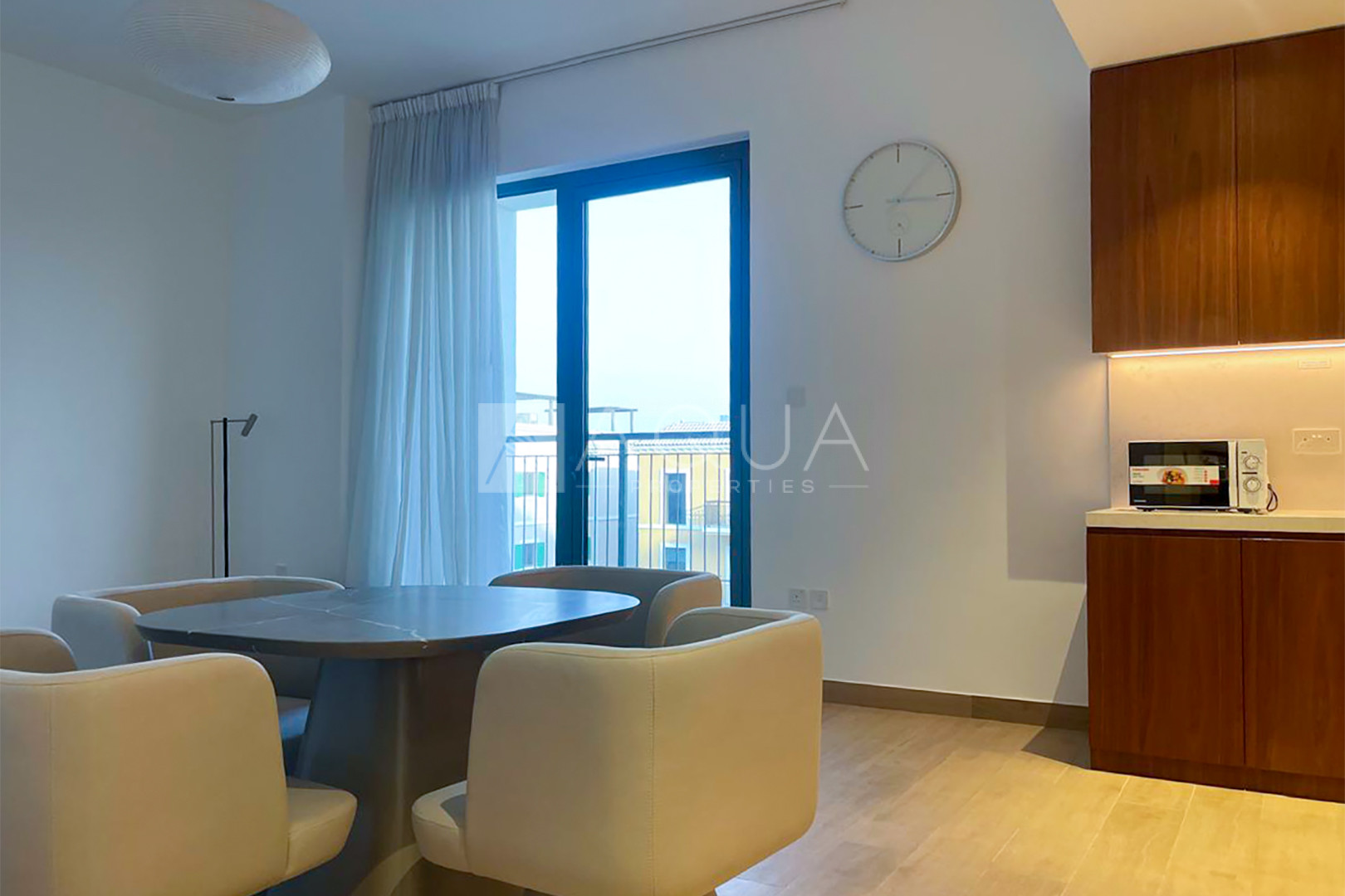 FURNISHED | MODERN LIVING | PRIVATE BEACH 