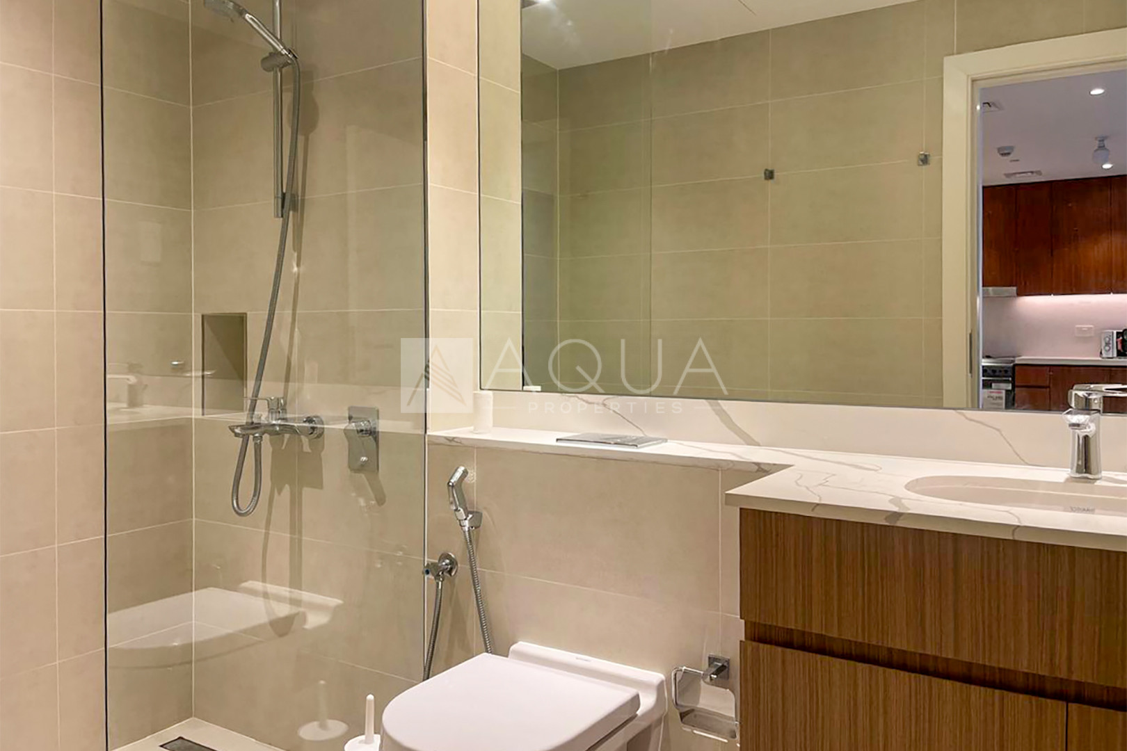 FURNISHED | MODERN LIVING | PRIVATE BEACH 