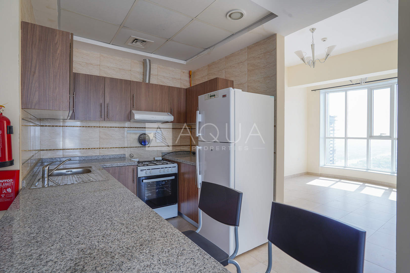 1+Study l Spacious Apt l With Parking   