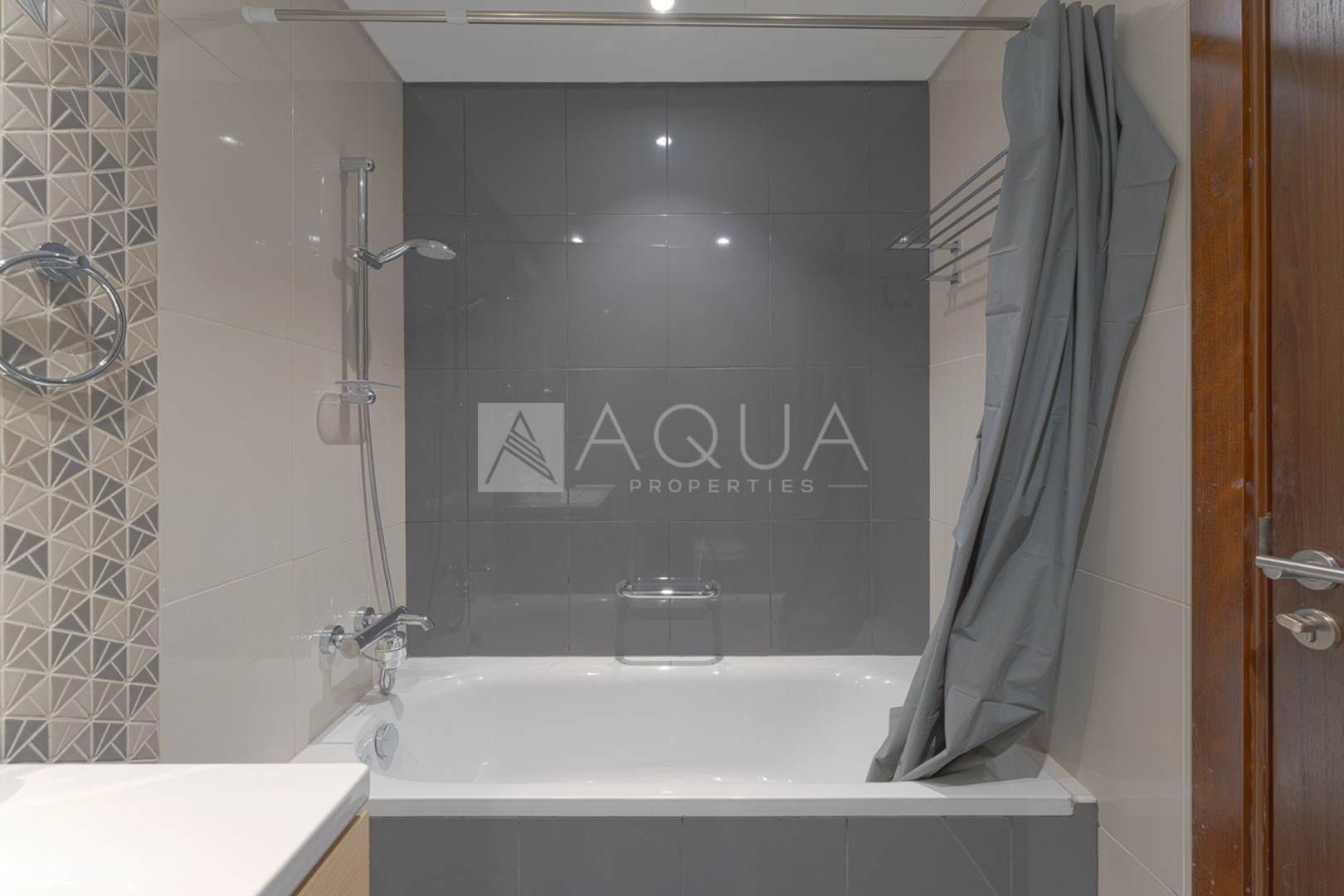 Fully Furnished | Vacant l Pool View    